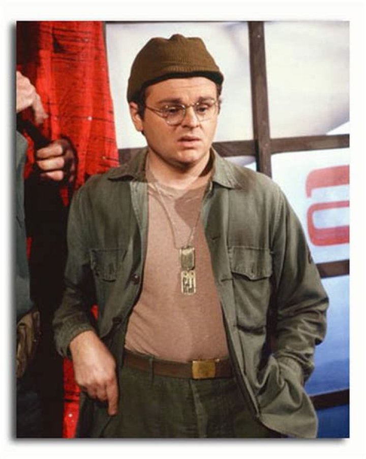 Why did Gary Burghoff leave MASH? Net Worth, Hand. Died?